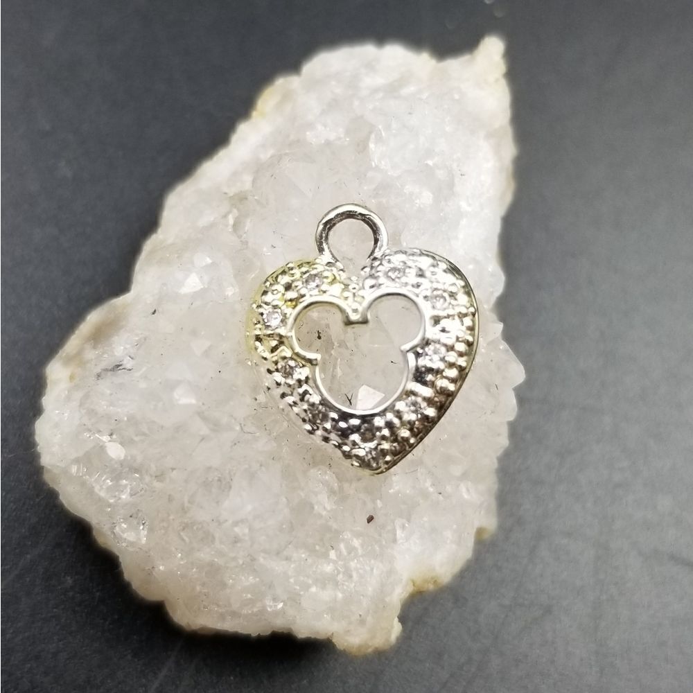 Disney Mini mickey mouse silver pendant. P118